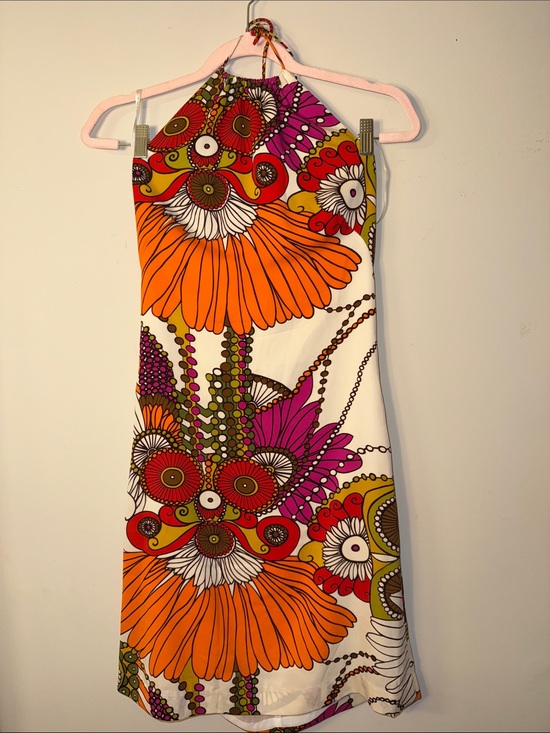 Trina Turk Dresses & Skirts - Trina Turk Vibrant Floral Halter Dress in Orange, Pink & Green